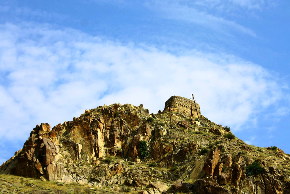 © Ruben - Ruins of castle in Meghry-Развалины крепости в Мегри