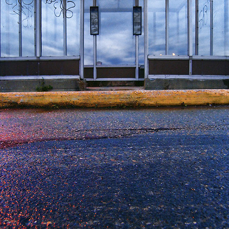 © Jean-Francois Dupuis - Bus stop