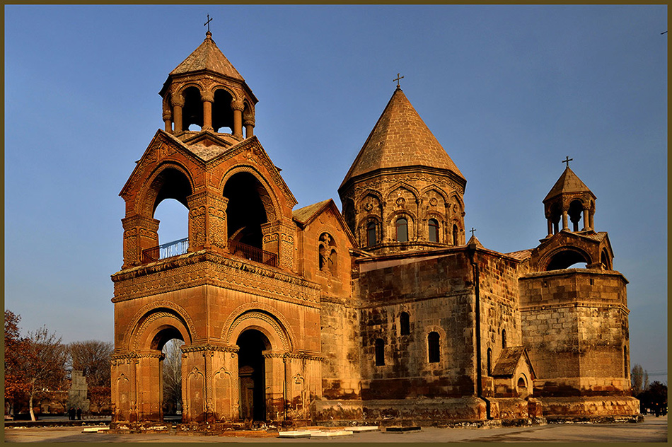 © Dina Aslanova - Кафедральный собор Армянской церкви.
