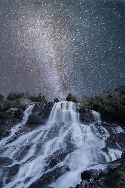 © Tore Heggelund - Waterfall