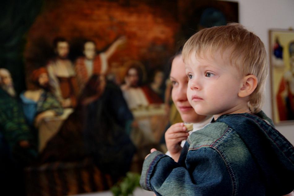 © Leonid Dudko - Малыш в церкви