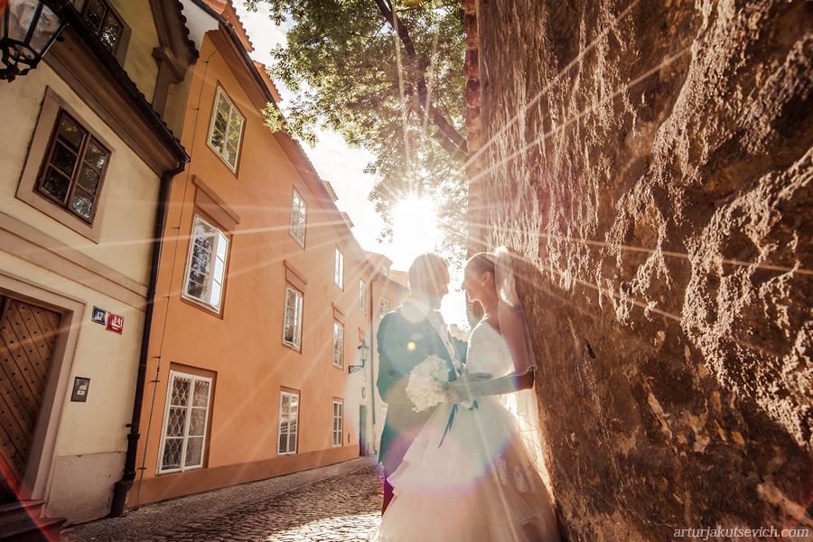 © Artur Yakutsevich - Beautiful wedding in Prague