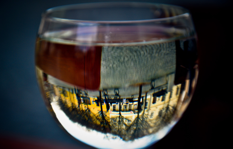 © Maria Zak - Prague in a glass of wine