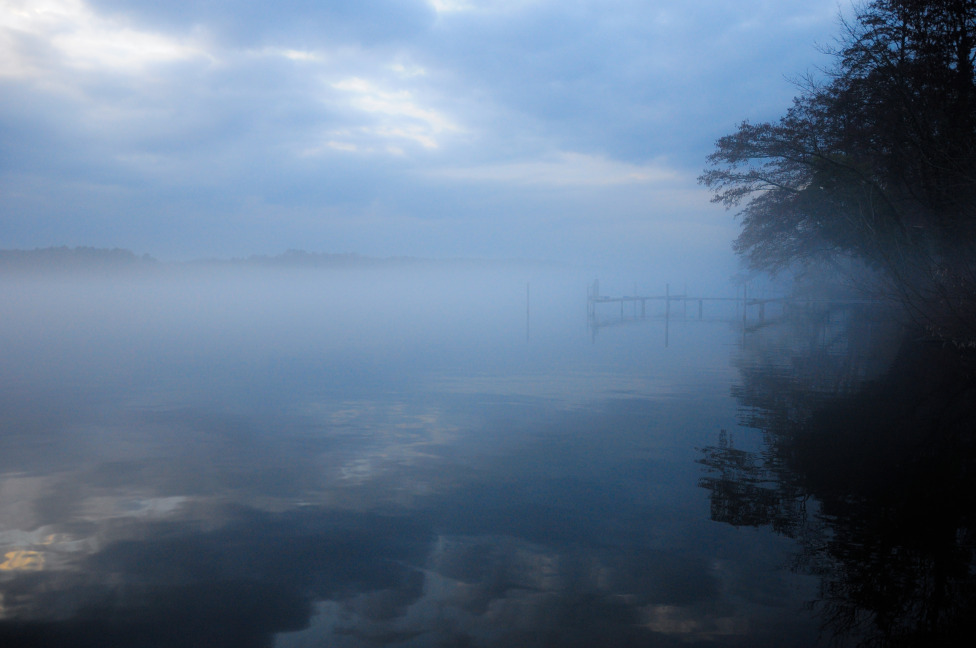 © Maria Zak - Fog over the lake