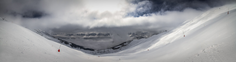 © Maximilian Buckup - горы в облаках