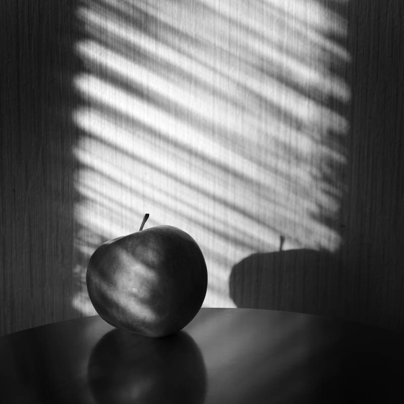 © Barnstokr - Apple for Paul Drake.