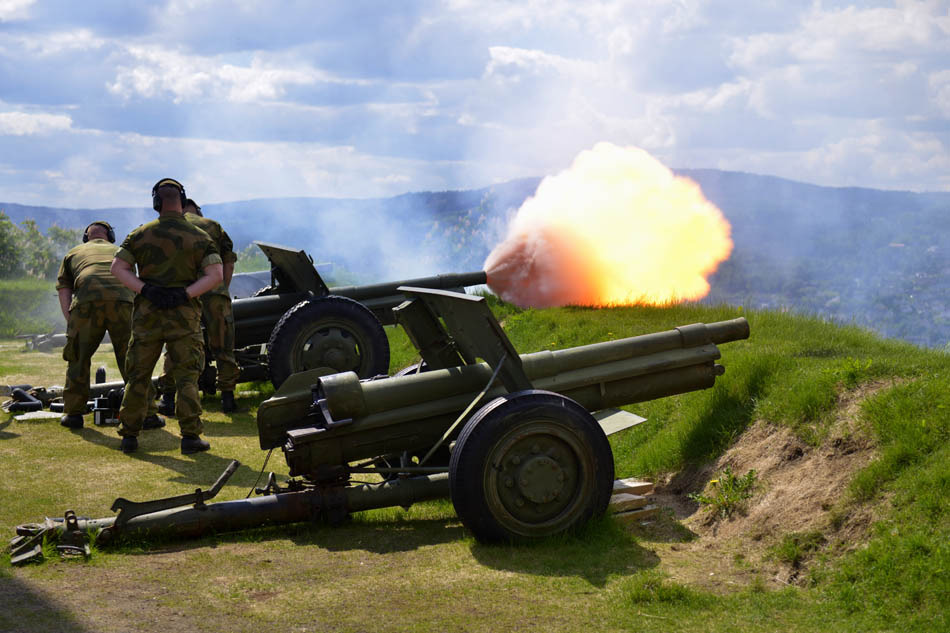 © Svein Wiiger Olsen - Artillery in action