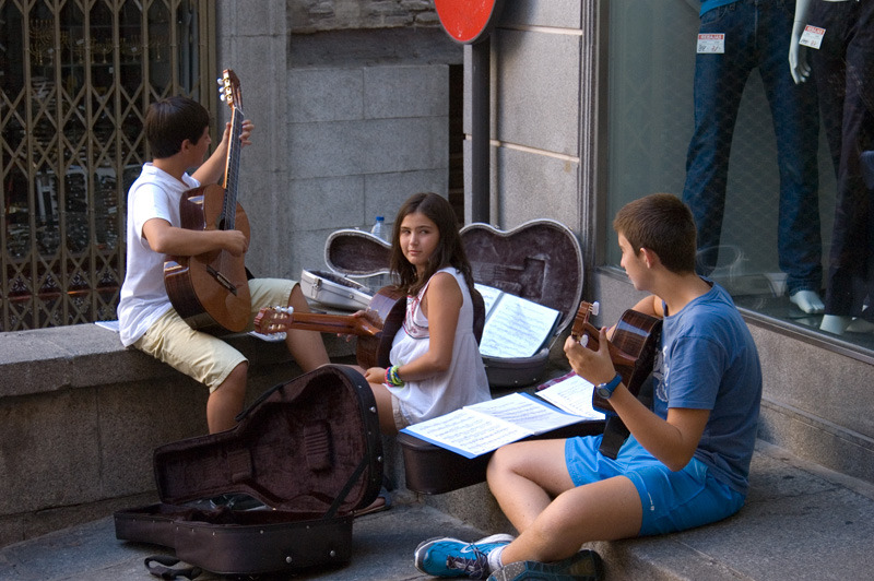 © Bogdan  Popov - Tres guitarras