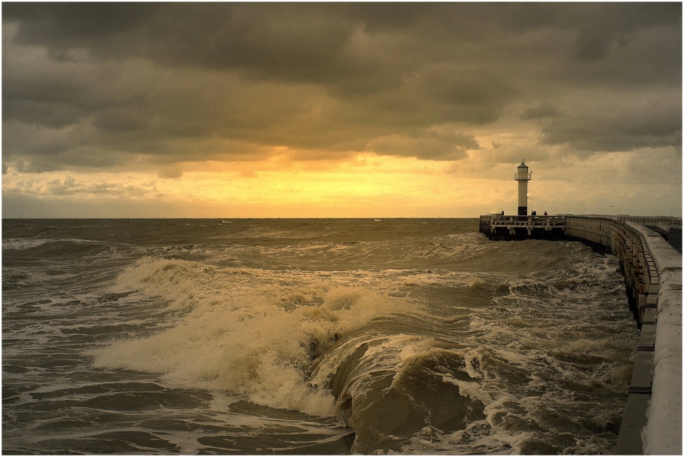 © johny hemelsoen - Sunset over the North Sea.