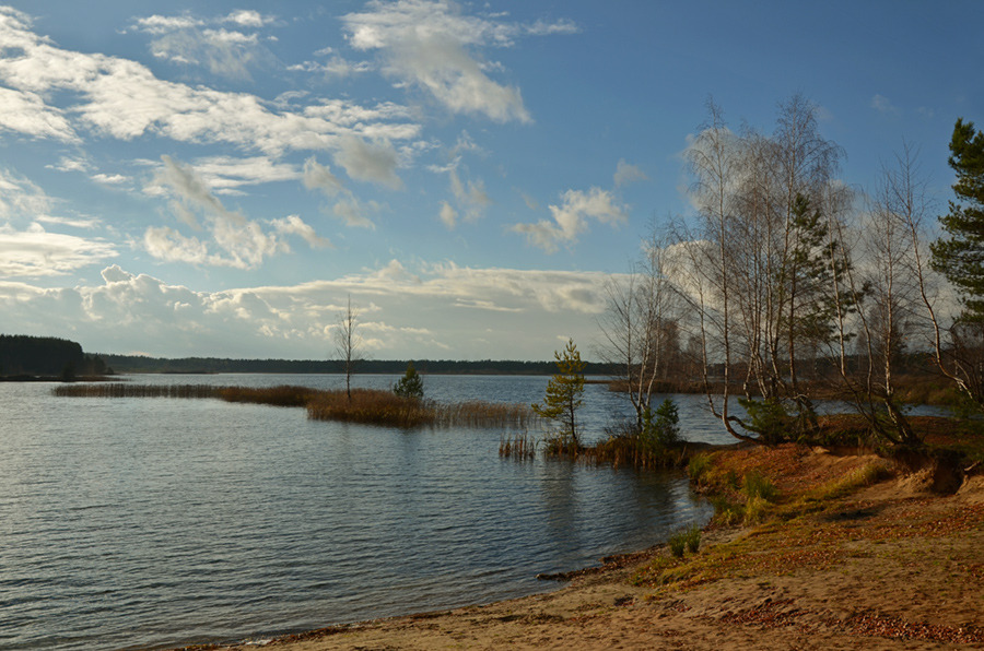 © fotoprok - Осеннее озеро