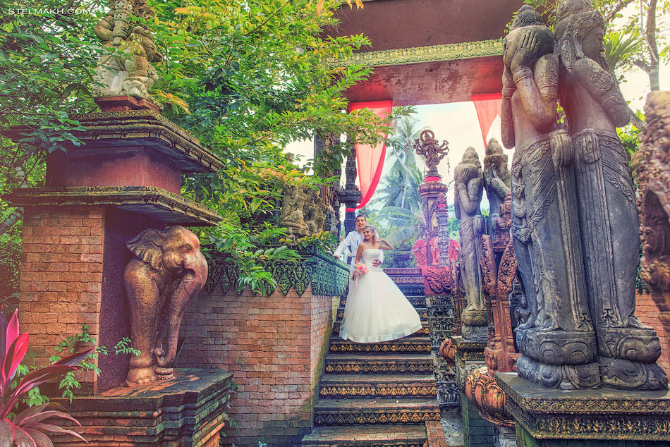 © EDUARD STELMAKH - Wedding in old city. Ko Samui.