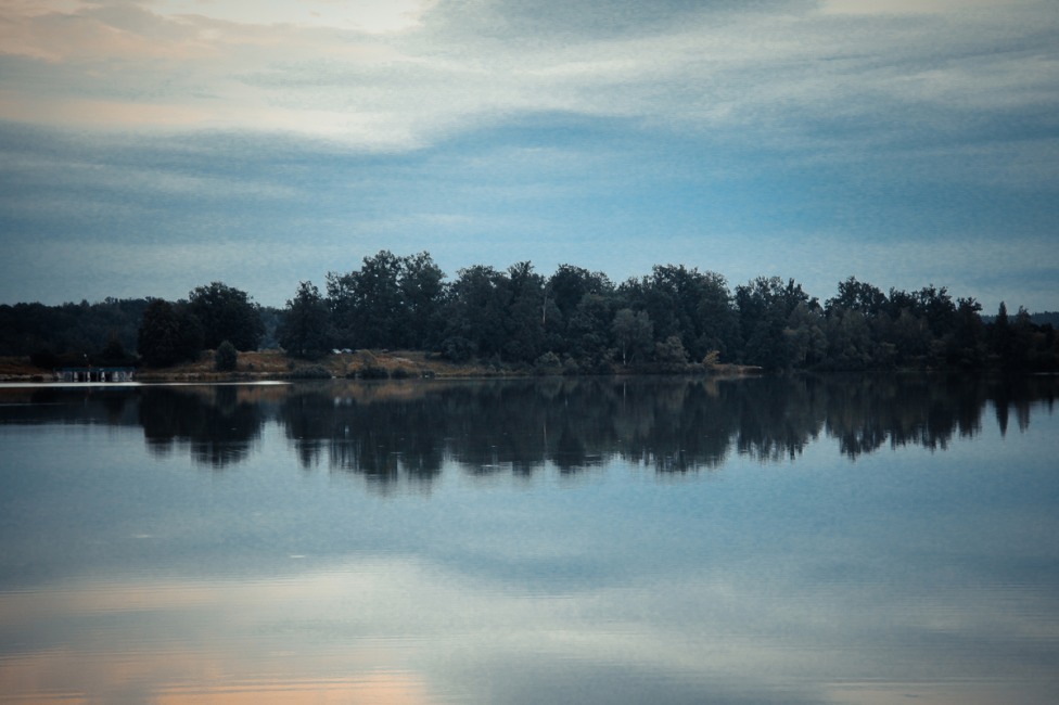 © Snezhana Rodionova - Вечер на озере.