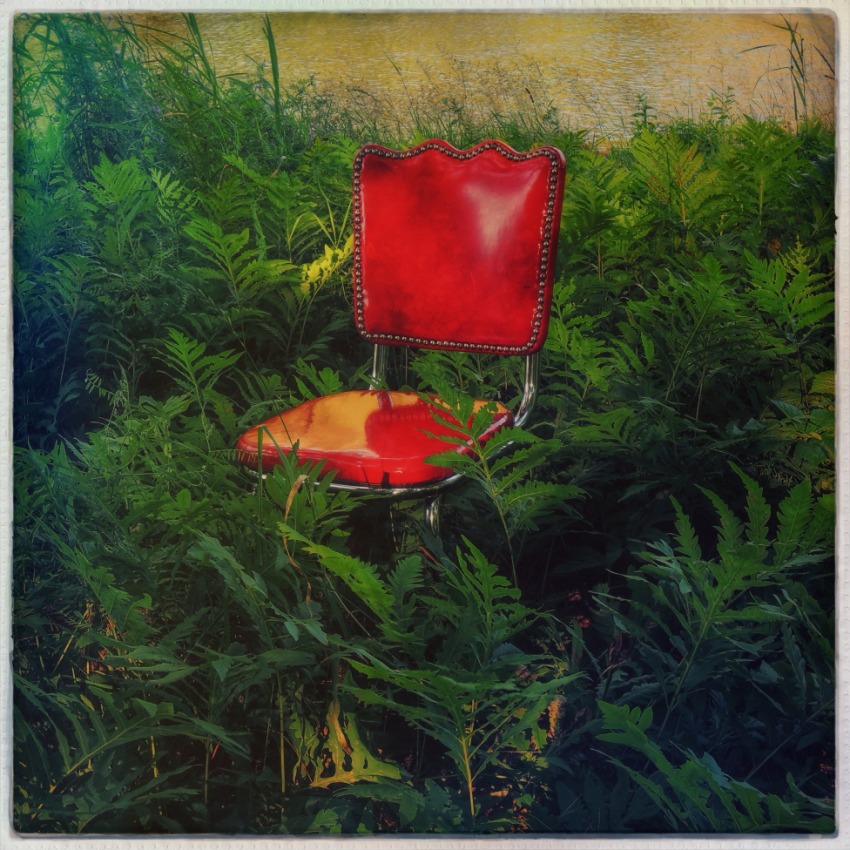 © Jean-Francois Dupuis - Red chair
