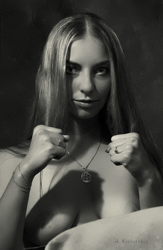 © Alexander Krivitskiy - Erotic boxer.