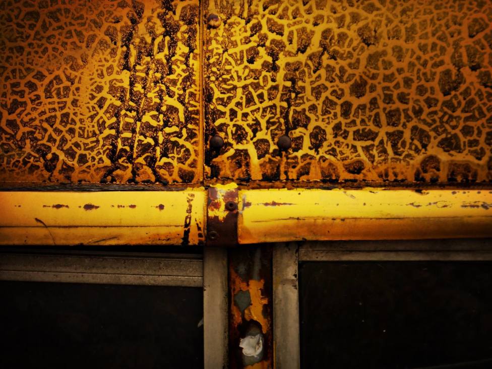 © Jean-Francois Dupuis - Yellow bus